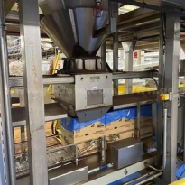 Weigh feeders
